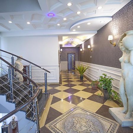 Golden Seconds Hotel Jerevan Buitenkant foto