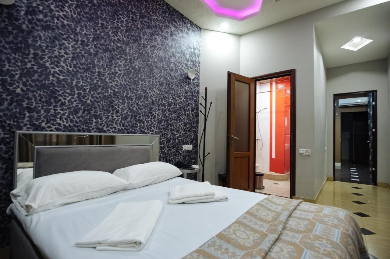 Golden Seconds Hotel Jerevan Buitenkant foto