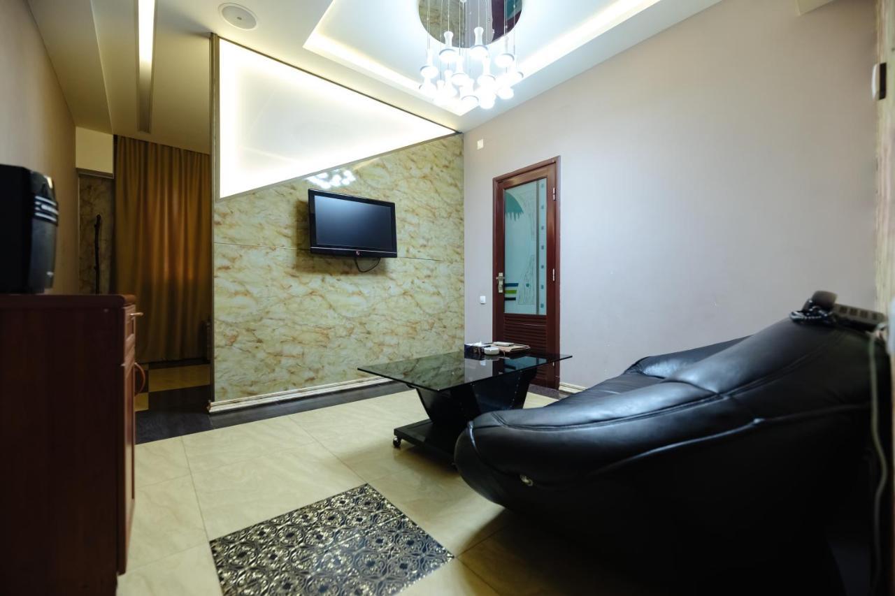 Golden Seconds Hotel Jerevan Buitenkant foto