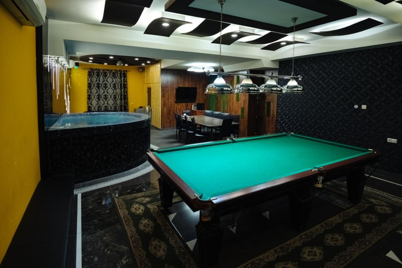 Golden Seconds Hotel Jerevan Buitenkant foto