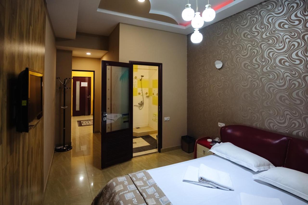 Golden Seconds Hotel Jerevan Buitenkant foto