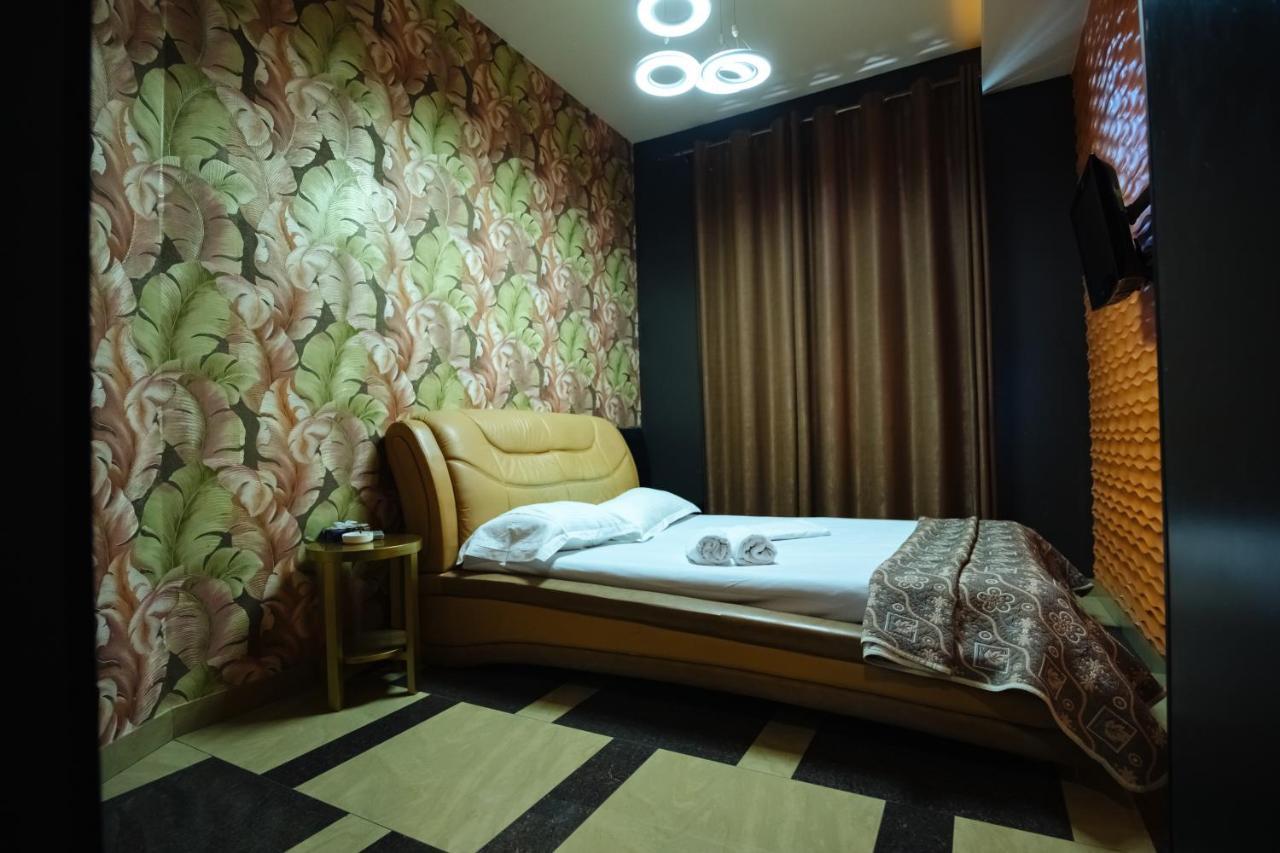 Golden Seconds Hotel Jerevan Buitenkant foto