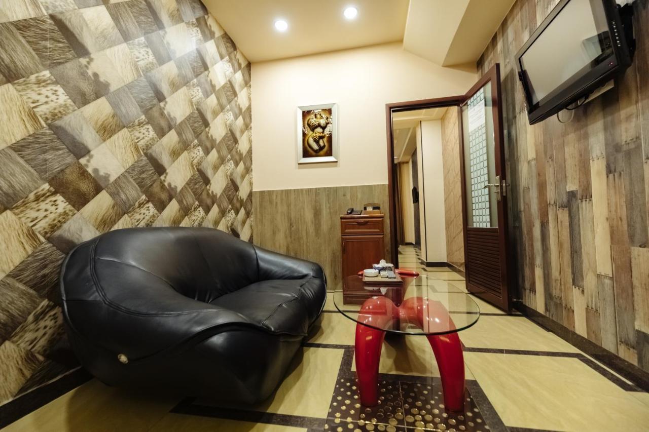 Golden Seconds Hotel Jerevan Buitenkant foto