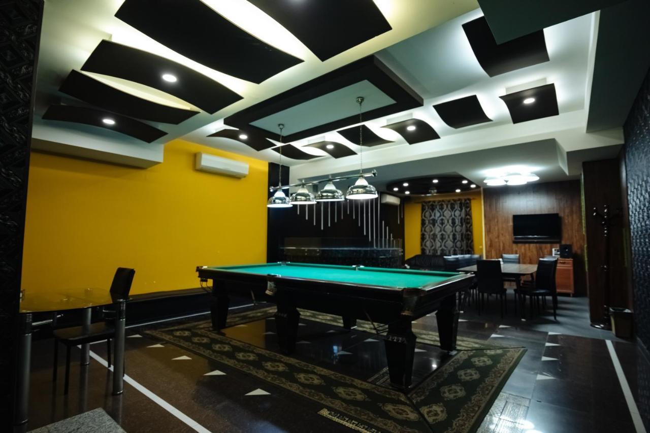 Golden Seconds Hotel Jerevan Buitenkant foto