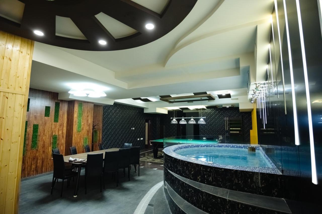 Golden Seconds Hotel Jerevan Buitenkant foto