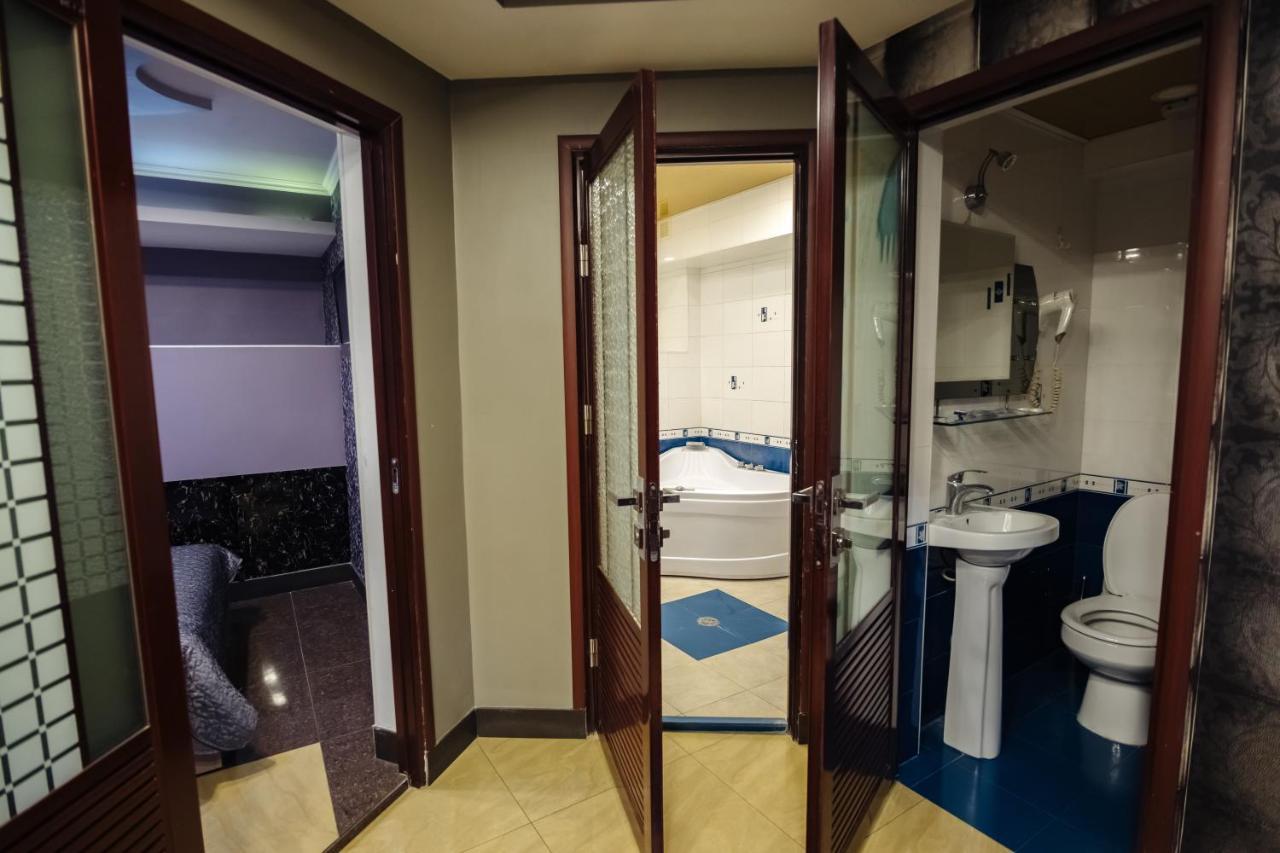 Golden Seconds Hotel Jerevan Buitenkant foto