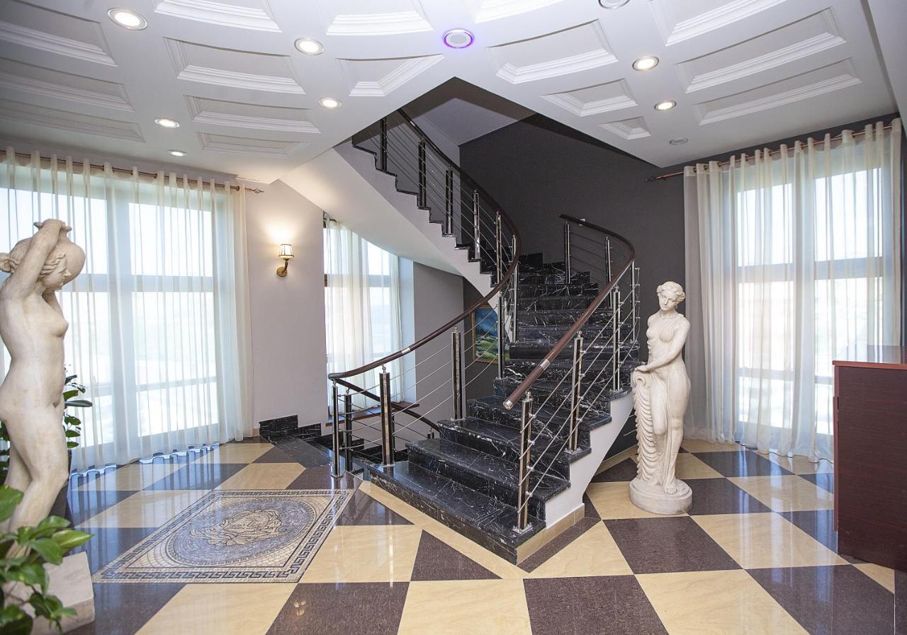 Golden Seconds Hotel Jerevan Buitenkant foto