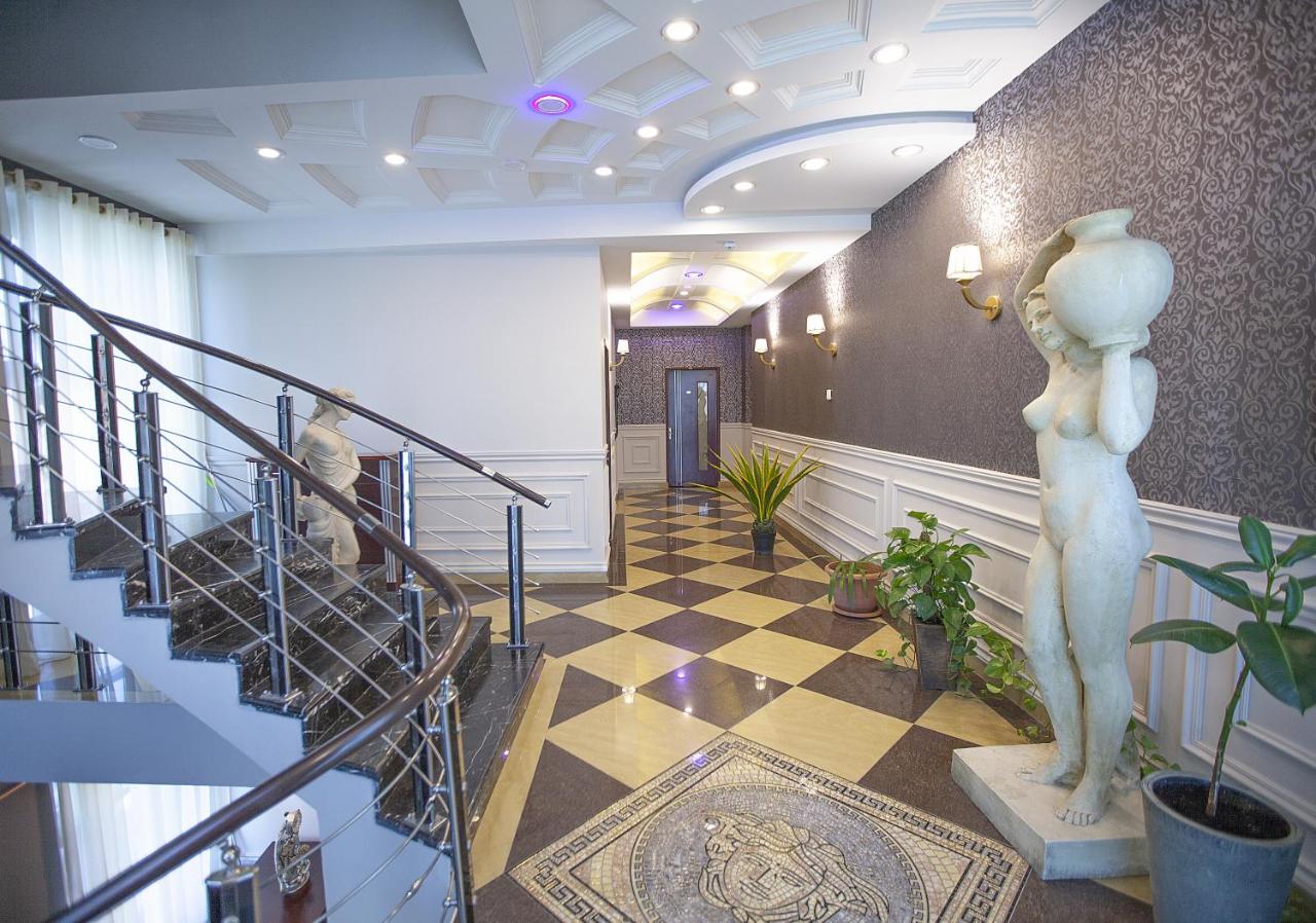 Golden Seconds Hotel Jerevan Buitenkant foto