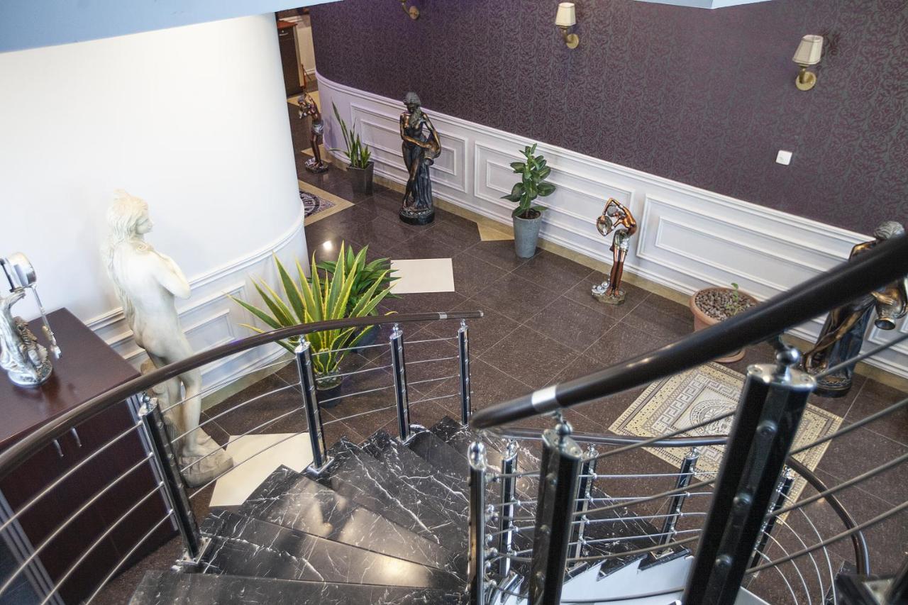 Golden Seconds Hotel Jerevan Buitenkant foto