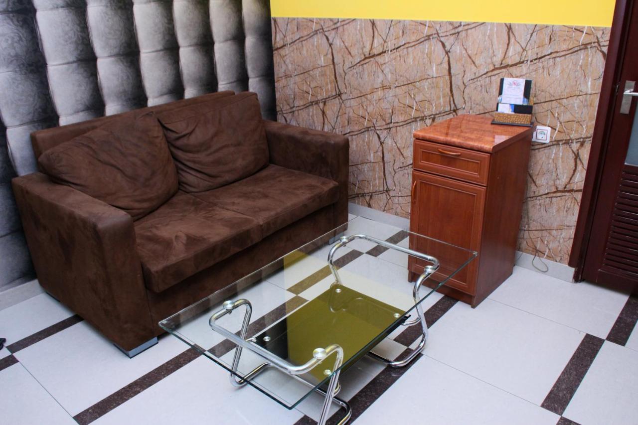 Golden Seconds Hotel Jerevan Buitenkant foto
